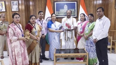 Photo of त्रिपुरा चाइल्ड राइट्स प्रोटेक्शन कमीशन के डेलीगेशन ने गवर्नर से कर्टसी मीटिंग की