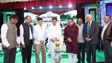 Photo of त्रिपुरा यूनिवर्सिटी के 40वें स्थापना दिवस समारोह में मुख्यमंत्री ने कहा कि त्रिपुरा यूनिवर्सिटी को पूर्वोत्तर भारत में हायर एजुकेशन और रिसर्च के प्रमुख केंद्रों में से एक बनाने के लिए ठोस प्रयास जारी रखने चाहिए।