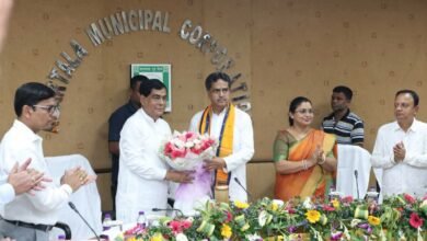 Photo of अगरतला शहर के ओवरऑल डेवलपमेंट और म्युनिसिपल सर्विसेज़ में सुधार पर मुख्यमंत्री की कॉरपोरेटर्स और अधिकारियों के साथ मीटिंग